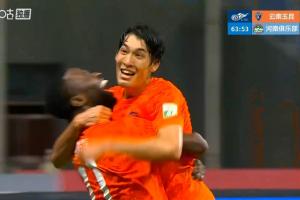 中超首球到手！18岁布尼亚明后点抢射得分，玉昆主场1-1追平河南