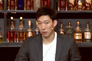 周琦预测尼克斯将3-1取胜，比赛略显轻松，马刺稳定性不足