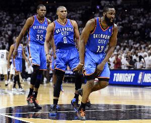 KD:雷霆在三少时代迅速崛起,管理层未能同步调整,欲维持竞争力需加大投入