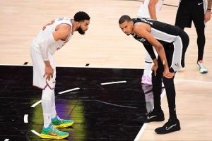 NBA彩经:马刺逆转尼克斯,比分追平