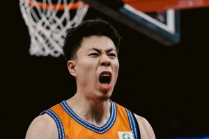 张镇麟表示：五年间四次夺冠压力巨大，与弗格共处时间超其妻子