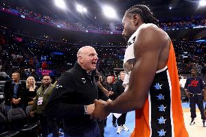 ESPN:萧华不太可能仅因舆论压力对快船和小卡进行处罚