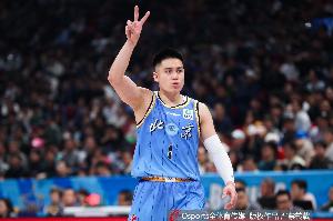 衷心祝福北京男篮后卫陈盈骏33岁生日愉快！