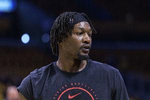 火箭连续两年从湖人挖走防守强援:电风扇与斯玛特