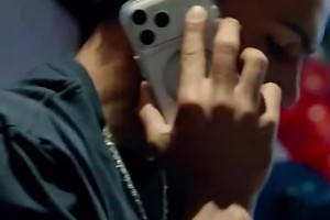 我的3号你抢不走~迪班萨当选状元后，特雷·杨打电话祝福！