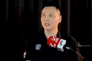 本赛季选择的外援是谁决定的？卢伟：感谢领导的信任，这四位都是我挑选的。