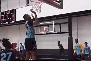阿门进NBA前是这样打球的！这滞空能力确实恐怖啊