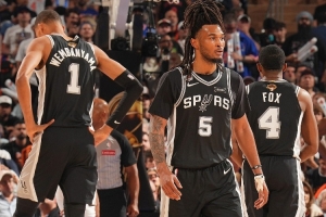 NBA总决赛中，仅2016年骑士队在1-3落后的情况下实现逆转，其余38支球队均告败北。
