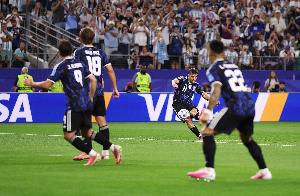 完美！30岁洛塞尔索世界杯首秀任意球破门，18年未出场22年伤停
