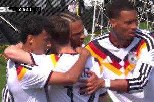 德国2-1再次领先美国！哈弗茨禁区内做球，萨内跟进打门得手！