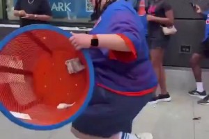 年薪30万美元工作没了